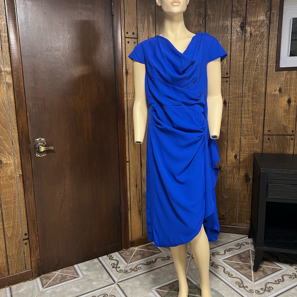 Blue Polyester midi dress by Fehaute, size 8, new with tags
Back zip closure